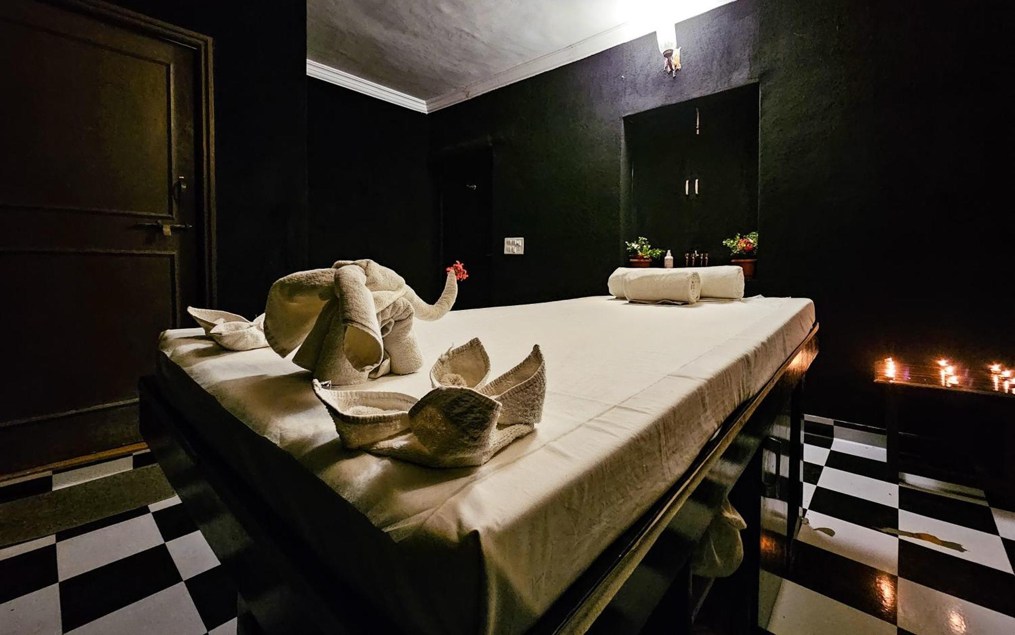 The Amargarh Hotel Udaipur Bagian luar foto