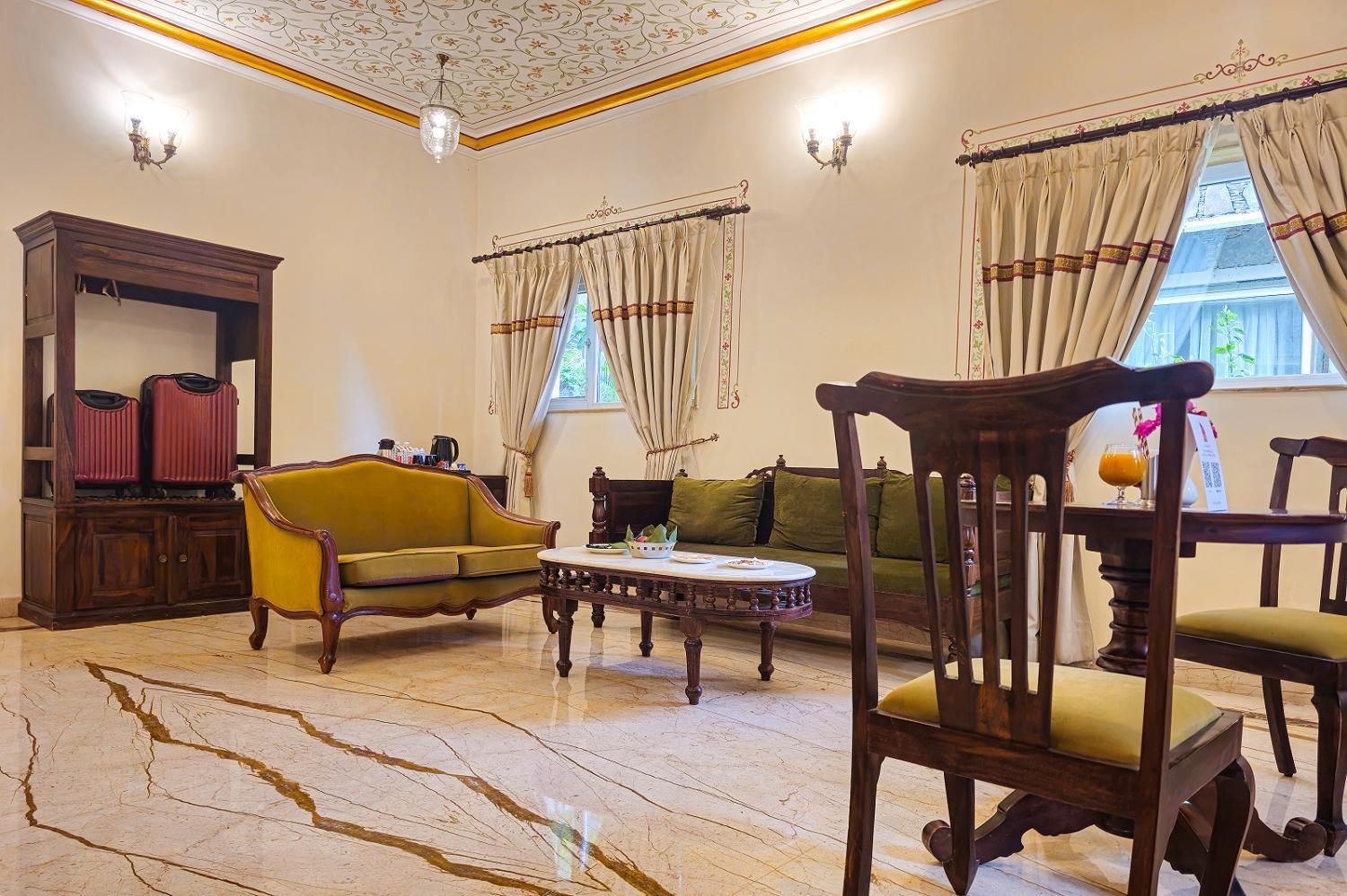 The Amargarh Hotel Udaipur Bagian luar foto