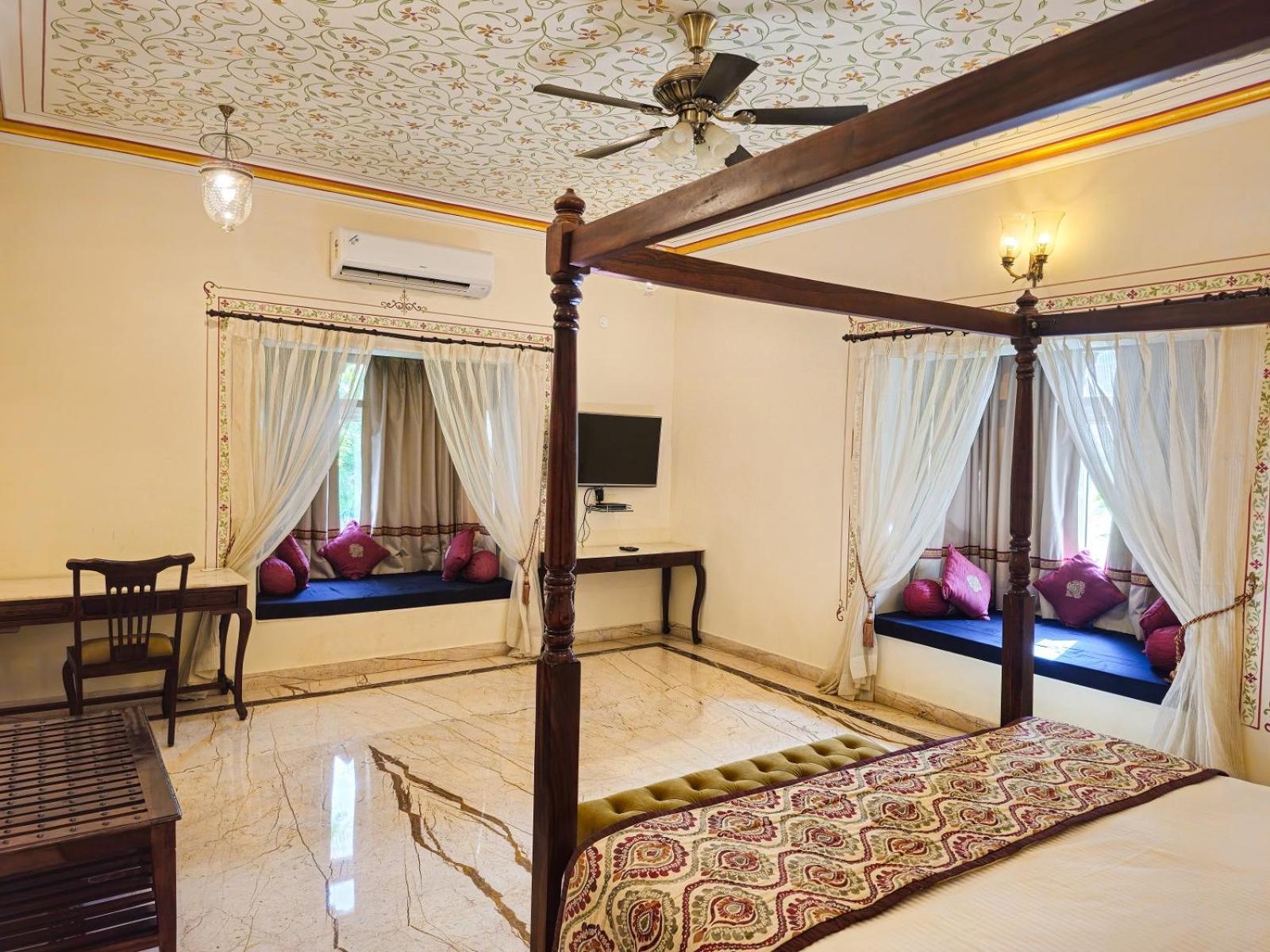 The Amargarh Hotel Udaipur Bagian luar foto