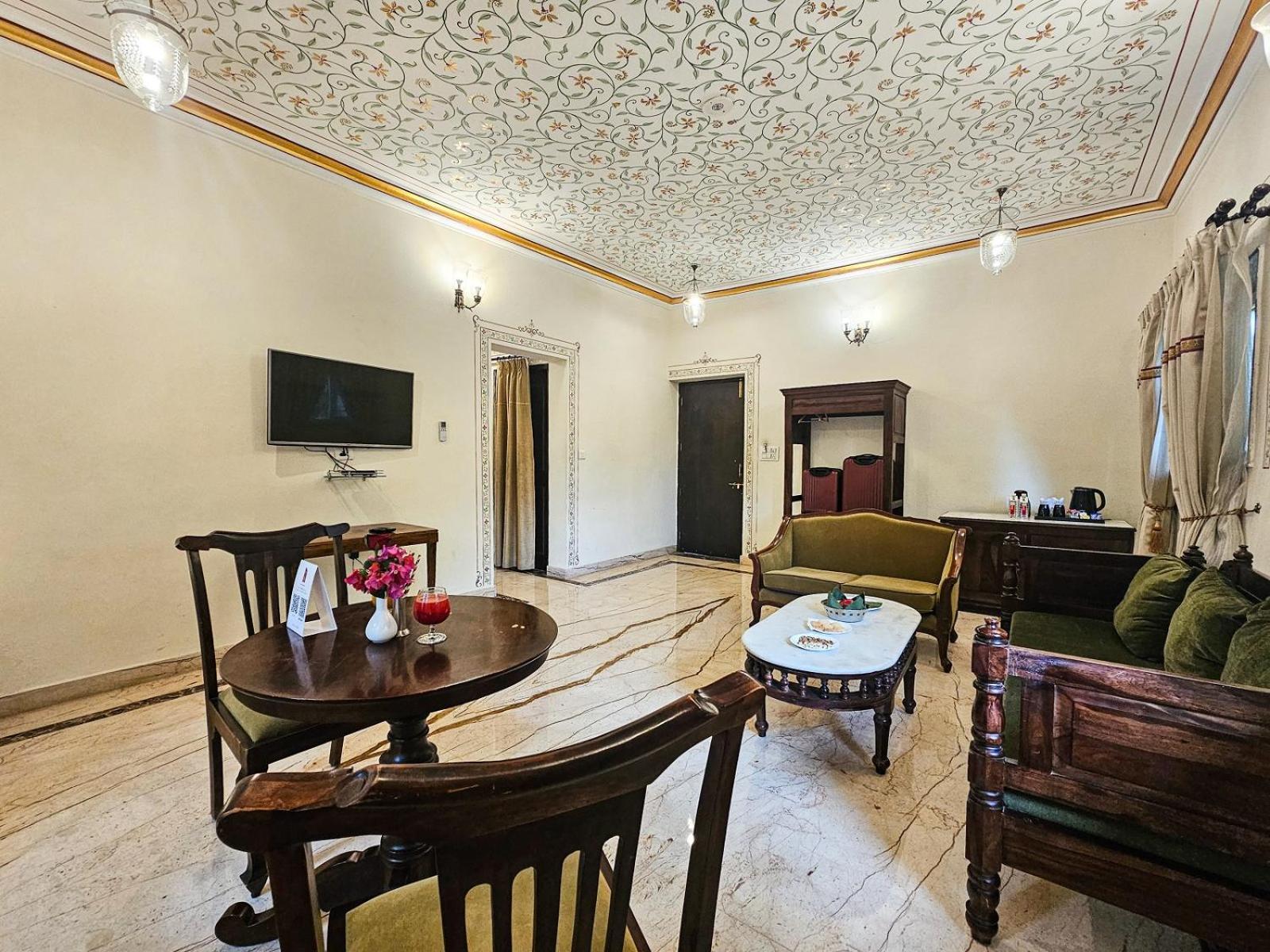 The Amargarh Hotel Udaipur Bagian luar foto
