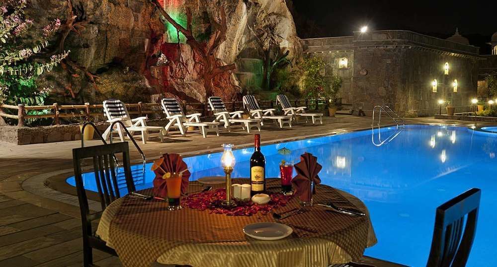 The Amargarh Hotel Udaipur Bagian luar foto