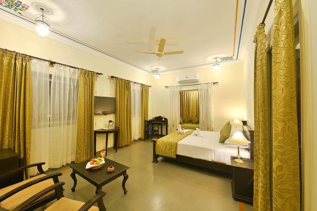 The Amargarh Hotel Udaipur Bagian luar foto