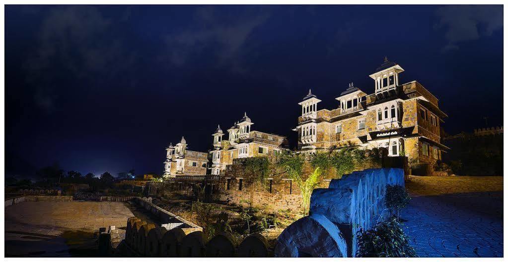 The Amargarh Hotel Udaipur Bagian luar foto