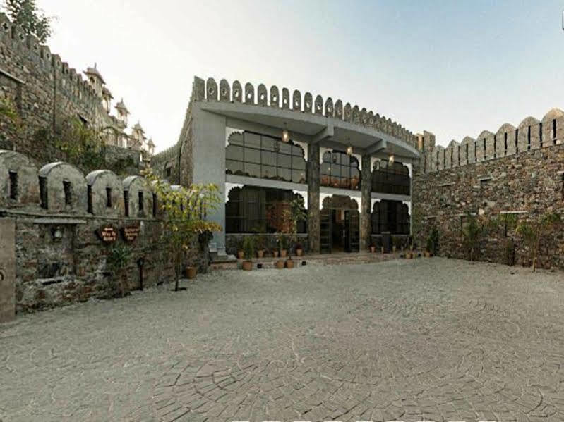 The Amargarh Hotel Udaipur Bagian luar foto