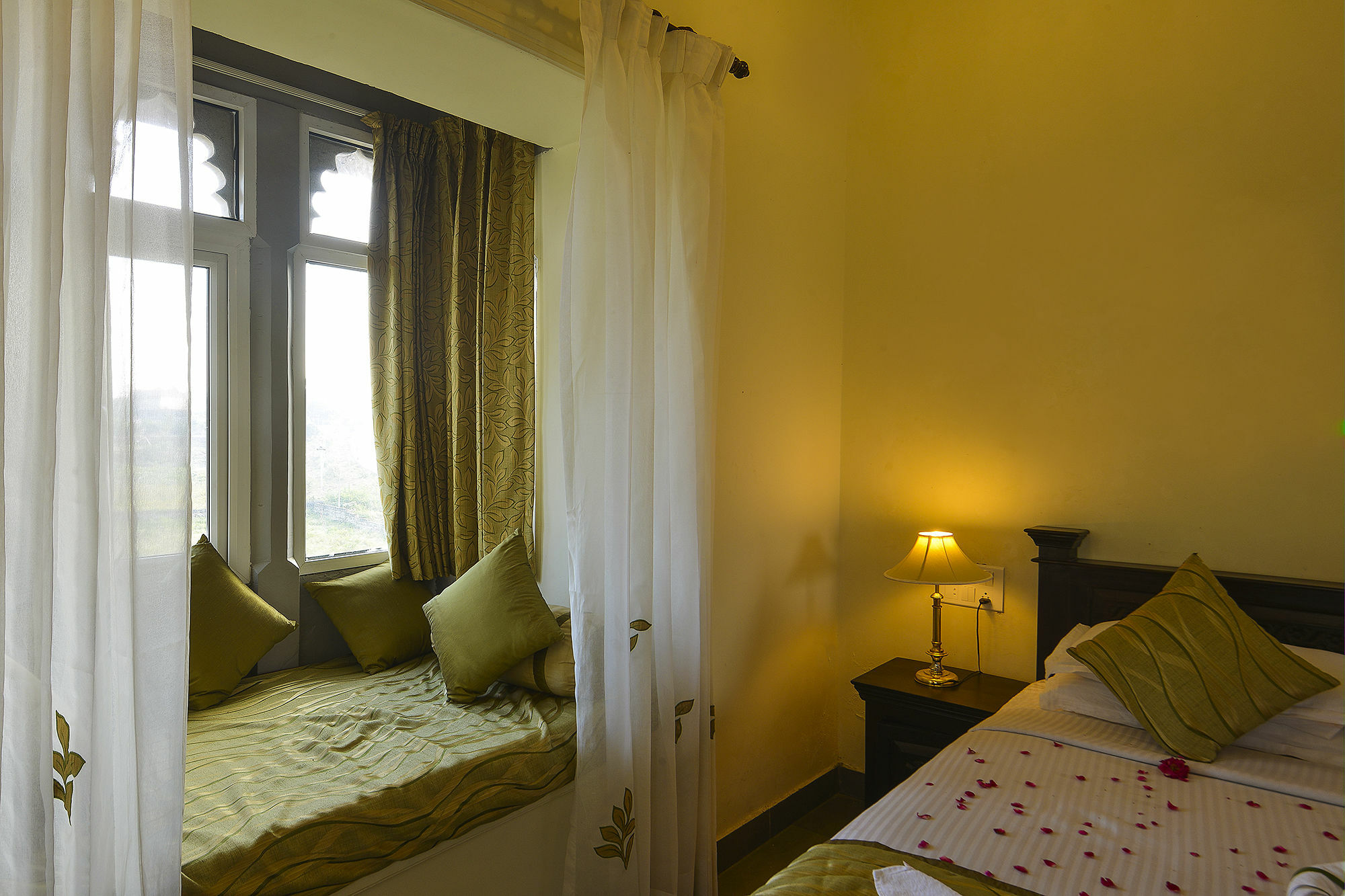 The Amargarh Hotel Udaipur Bagian luar foto