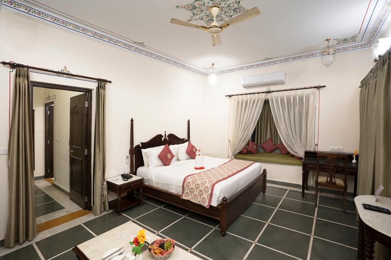The Amargarh Hotel Udaipur Bagian luar foto