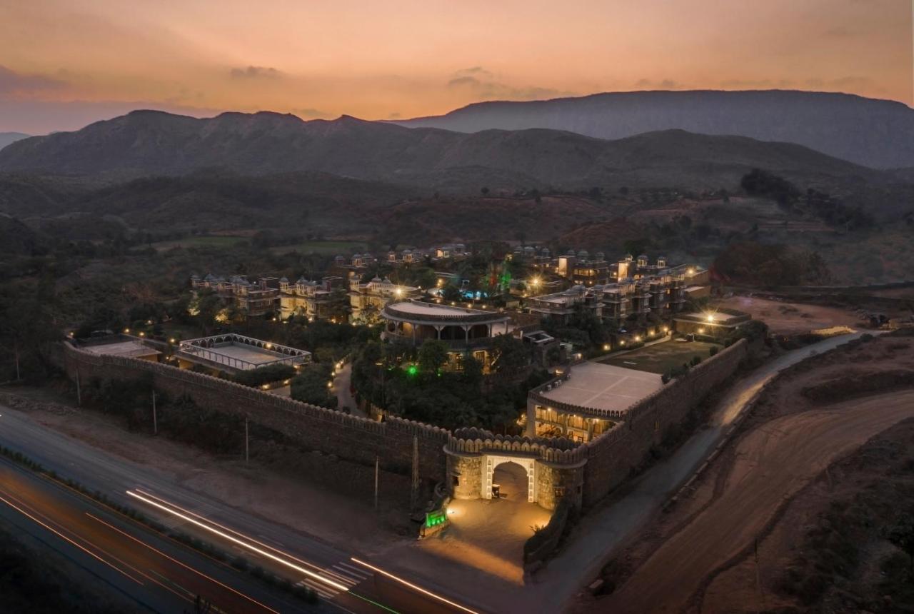 The Amargarh Hotel Udaipur Bagian luar foto